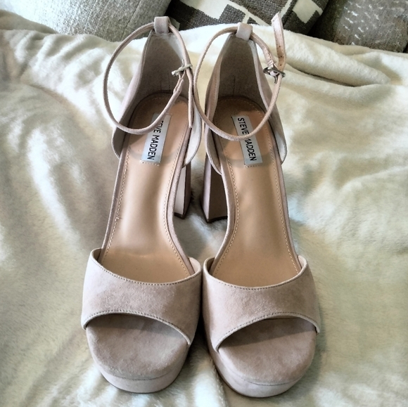 Steve Madden Spence Heel ankle strap Platform Beige Suede sandal - Picture 2 of 7
